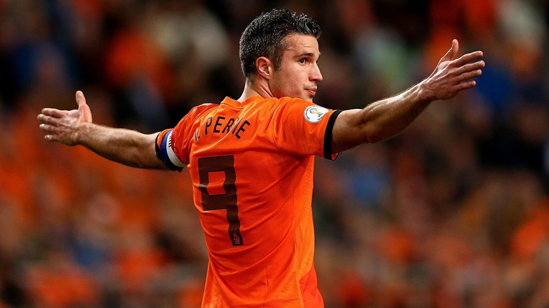 “中超豪门续约主力，打造冠军班底”，中超榜首